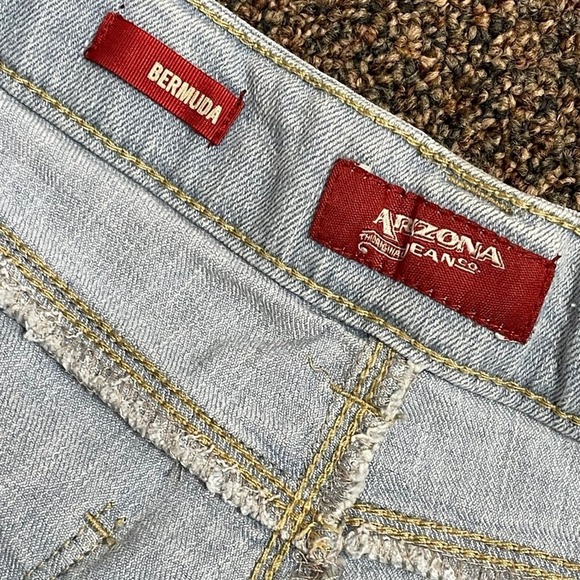 Girls Size 10 Arizona Bermuda Light Wash Denim Jean Shorts Adjustable Waist - Picture 4 of 4